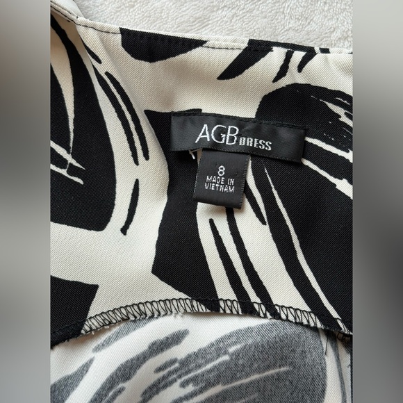 AGB - Black and White Patterned Dress - Size 8 - Picture 12 of 15